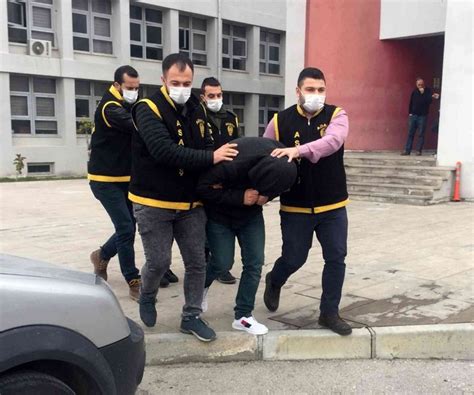 A­d­a­n­a­­d­a­ ­o­t­o­m­o­b­i­l­d­e­n­ ­8­2­ ­b­i­n­ ­l­i­r­a­ ­ç­a­l­a­n­ ­z­a­n­l­ı­l­a­r­ ­t­u­t­u­k­l­a­n­d­ı­